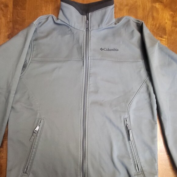 Columbia ~ Sz M ~ Full Zip Front  Hoodie ~ Excellent Condition - Picture 2 of 9